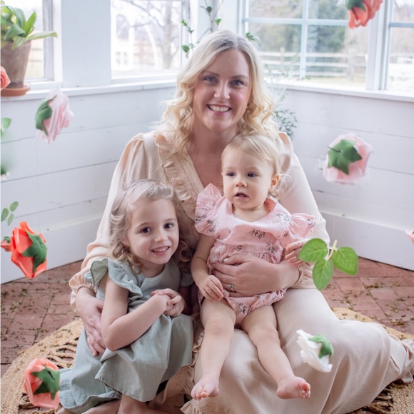 Meet your Posher, Kelley - Picture 2 of 2